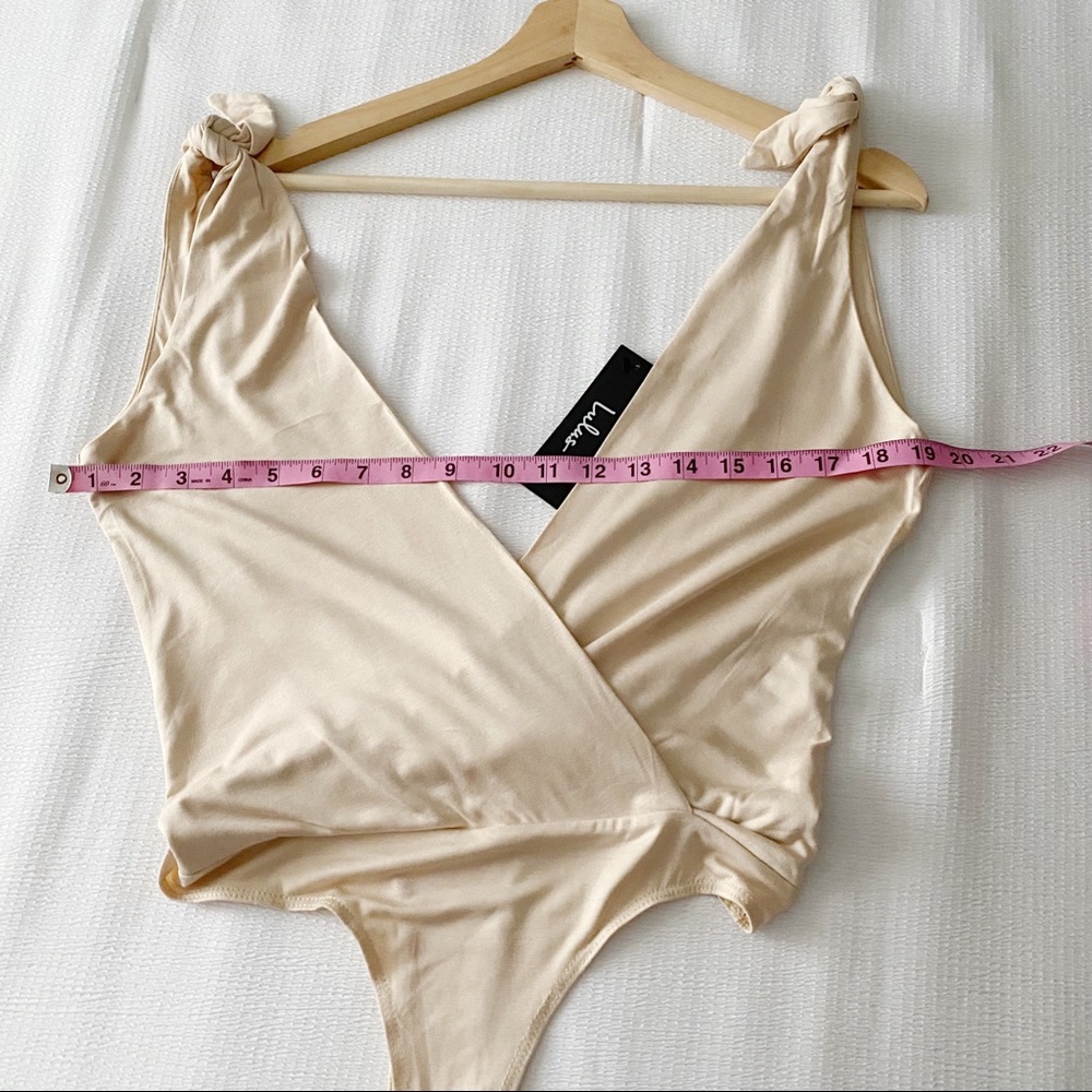 NWT Lulu’s Cream Tied Shoulder Strap Bodysuit - Picture 8 of 12